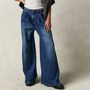 NWT FREE PEOPLE We The Free Equinox denim trouser Size 26